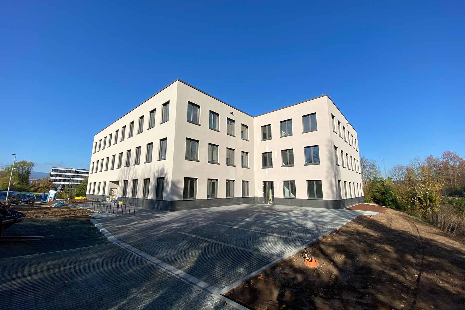 UPDATE - Büro Neubau in Bad Homburg: Übergabe an den neuen Eigentümer steht bevor • BERNHARD ...